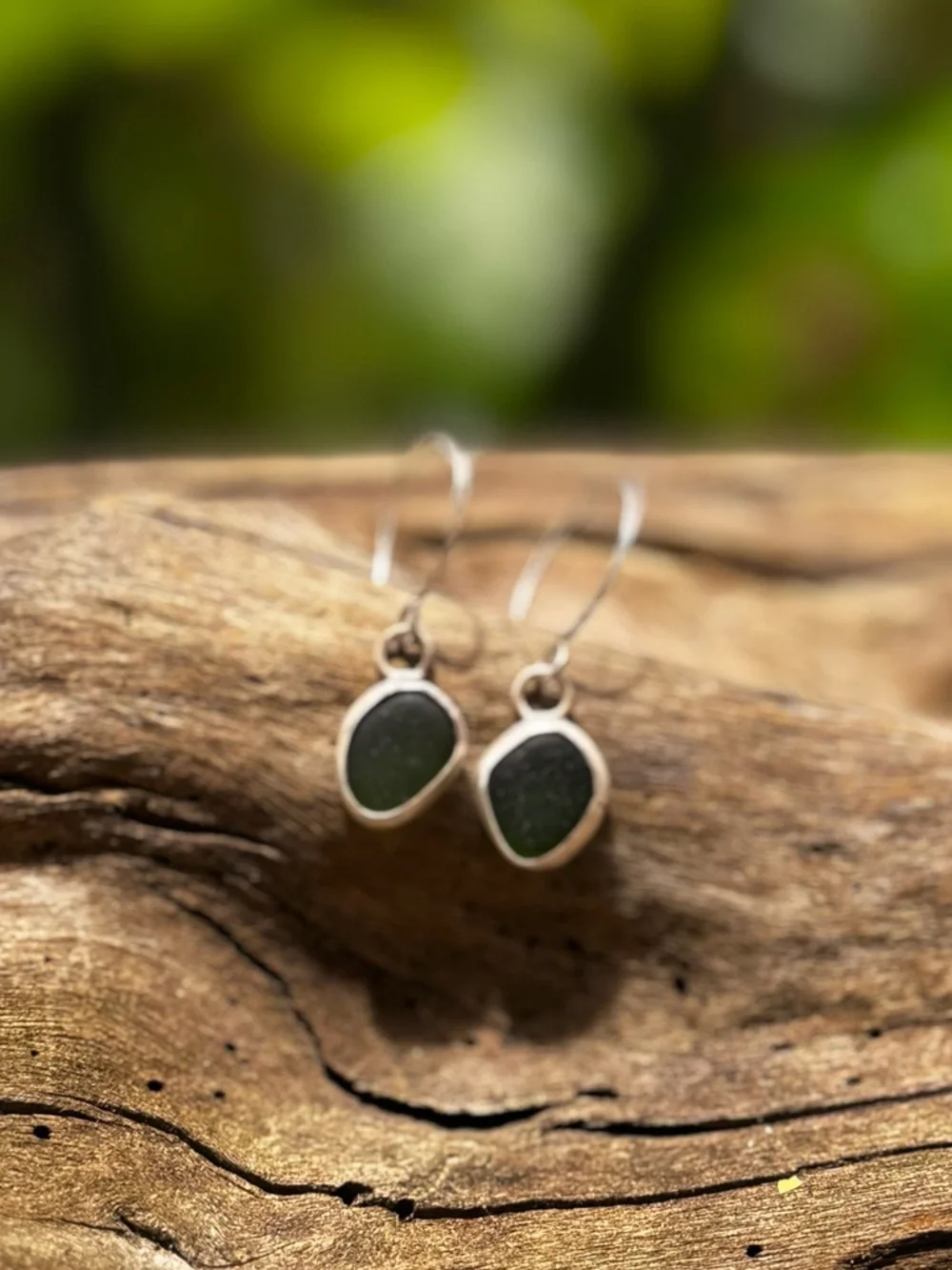 Green sea glass Handmade sterling silver drop earrings - Picture 4 of 4